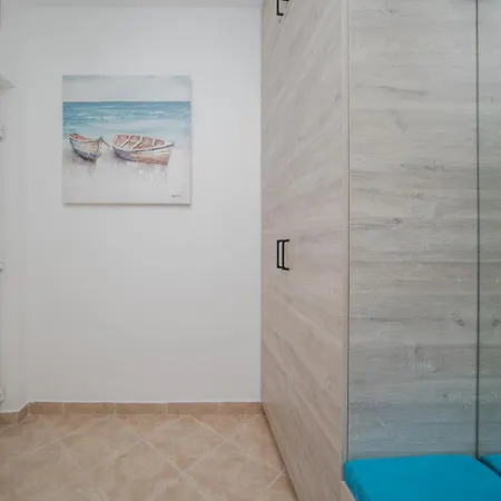 New Renovated Modern Cozy Mediterranean 42m2 Flat Free Parking