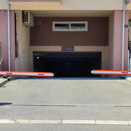 New Renovated Modern Cozy Mediterranean 42m2 Flat Free Parking *