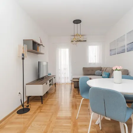 New Renovated Modern Cozy Mediterranean 42m2 Flat Free Parking