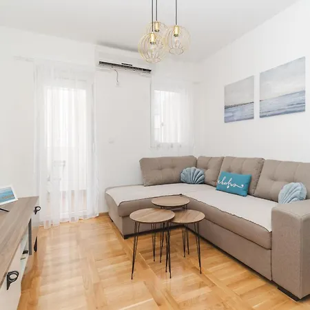 New Renovated Modern Cozy Mediterranean 42m2 Flat Free Parking Budva