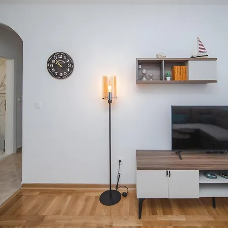 Apartman New Renovated Modern Cozy Mediterranean 42m2 Flat Free Parking Budva