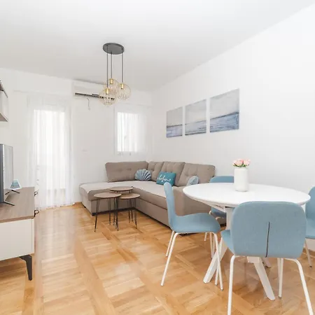 Apartman New Renovated Modern Cozy Mediterranean 42m2 Flat Free Parking