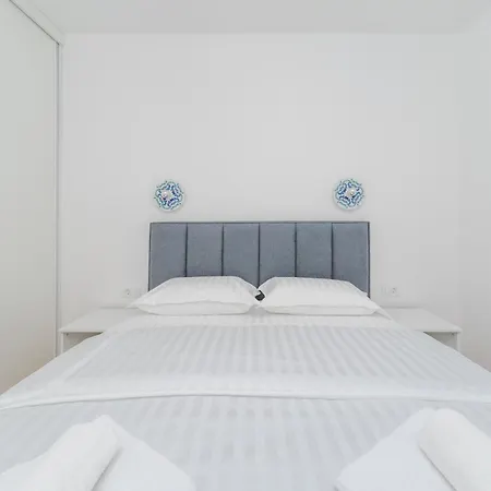New Renovated Modern Cozy Mediterranean 42m2 Flat Free Parking